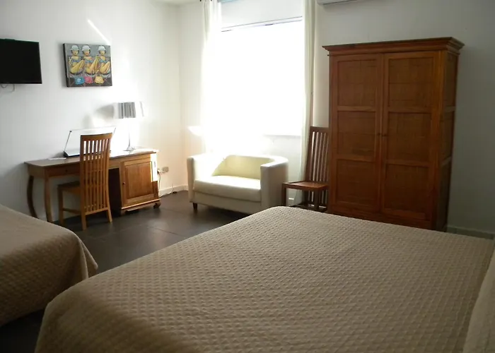 Genova 3* סקליאה